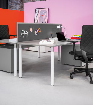 hali Tischsystem s110 in modernem Büro mit grauen Flächen